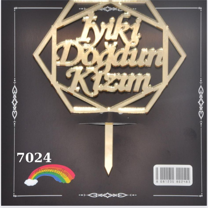 JİLETİN İYİ Kİ DOĞDUN KIZIM GOLD KARE PASTA ÜSTÜ